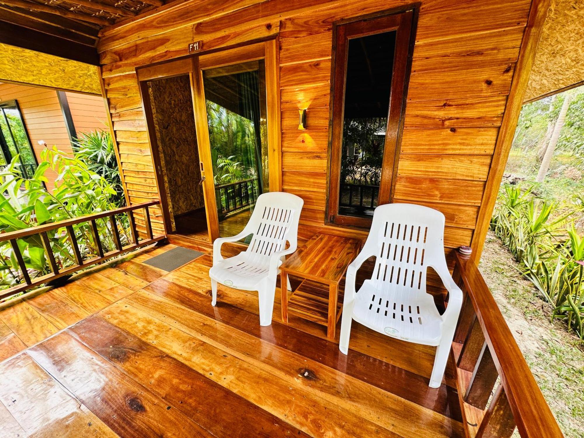 Koh Jum Bungalow & Hostel מראה חיצוני תמונה