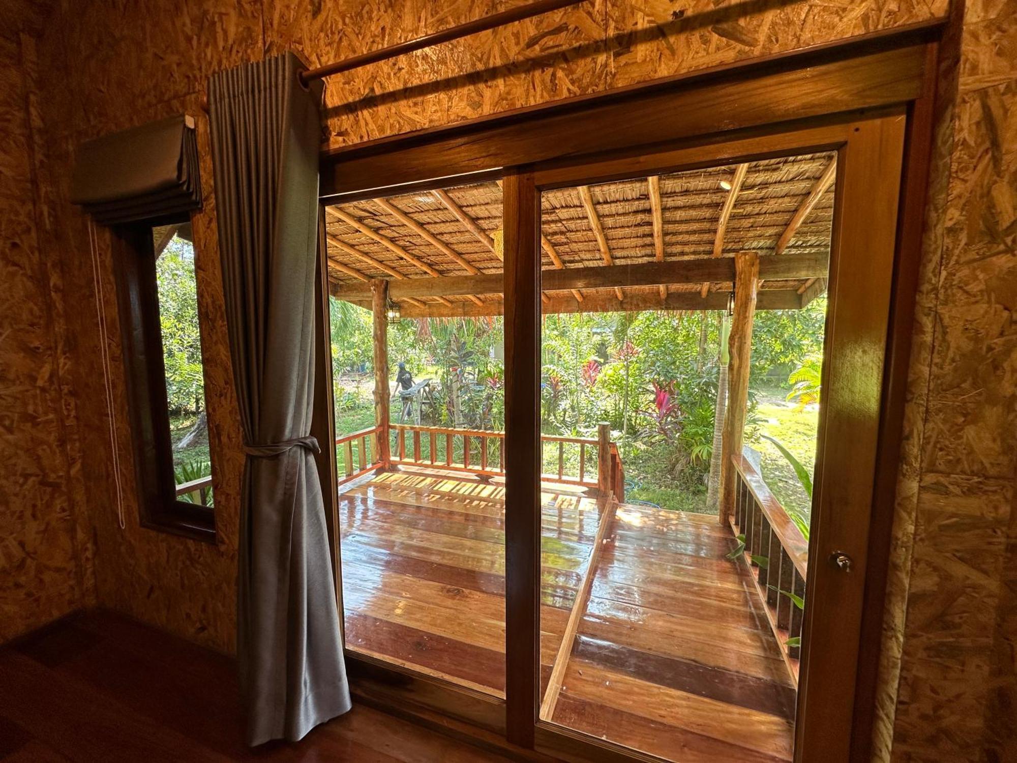 Koh Jum Bungalow & Hostel מראה חיצוני תמונה