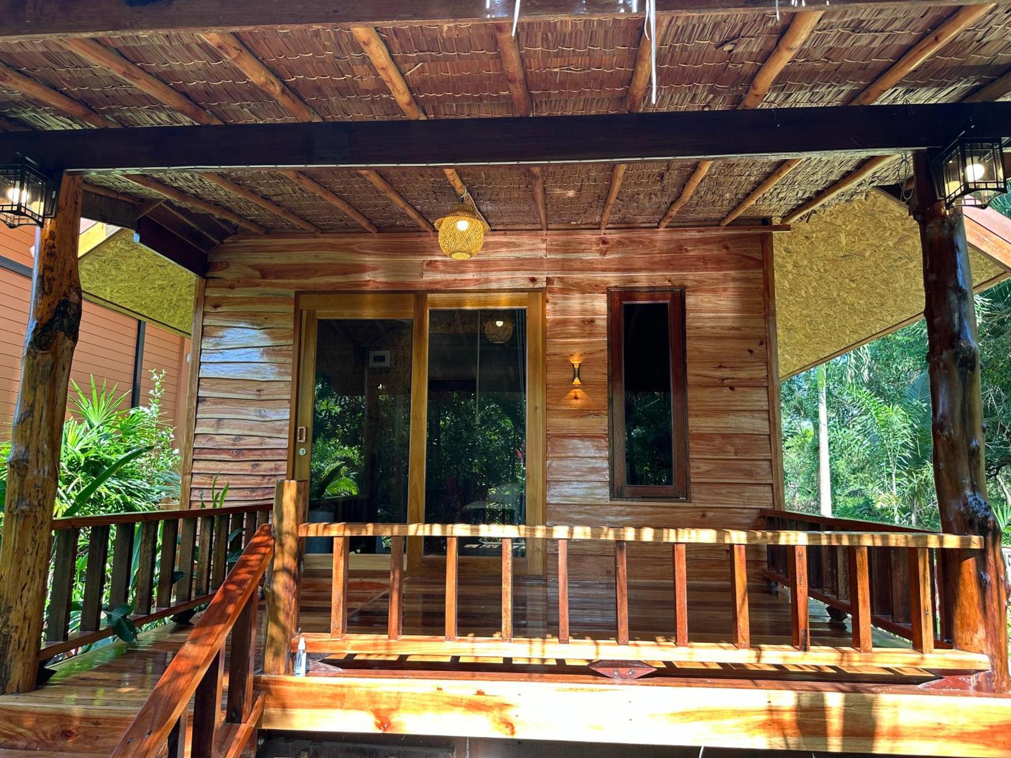 Koh Jum Bungalow & Hostel מראה חיצוני תמונה