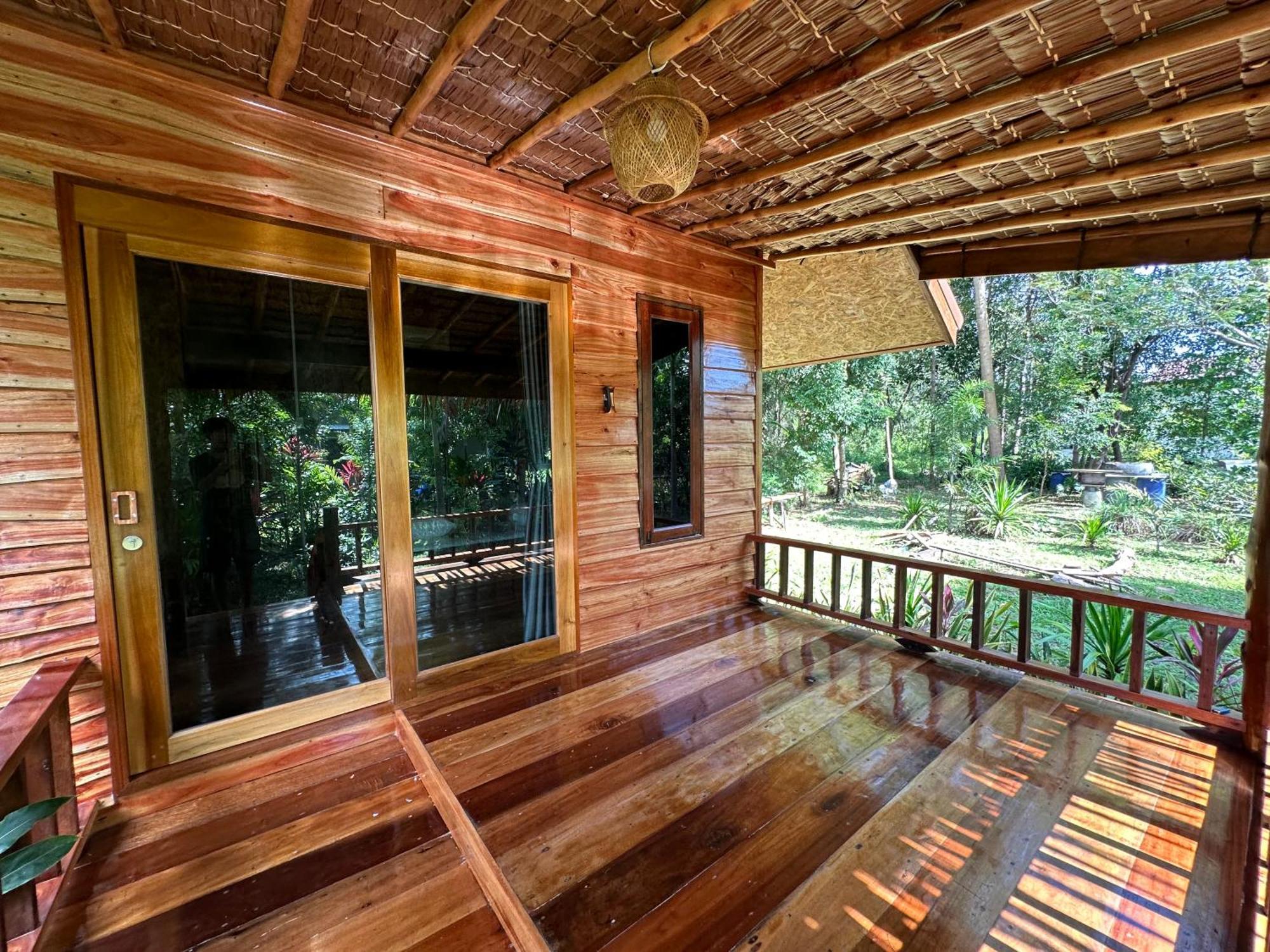 Koh Jum Bungalow & Hostel מראה חיצוני תמונה
