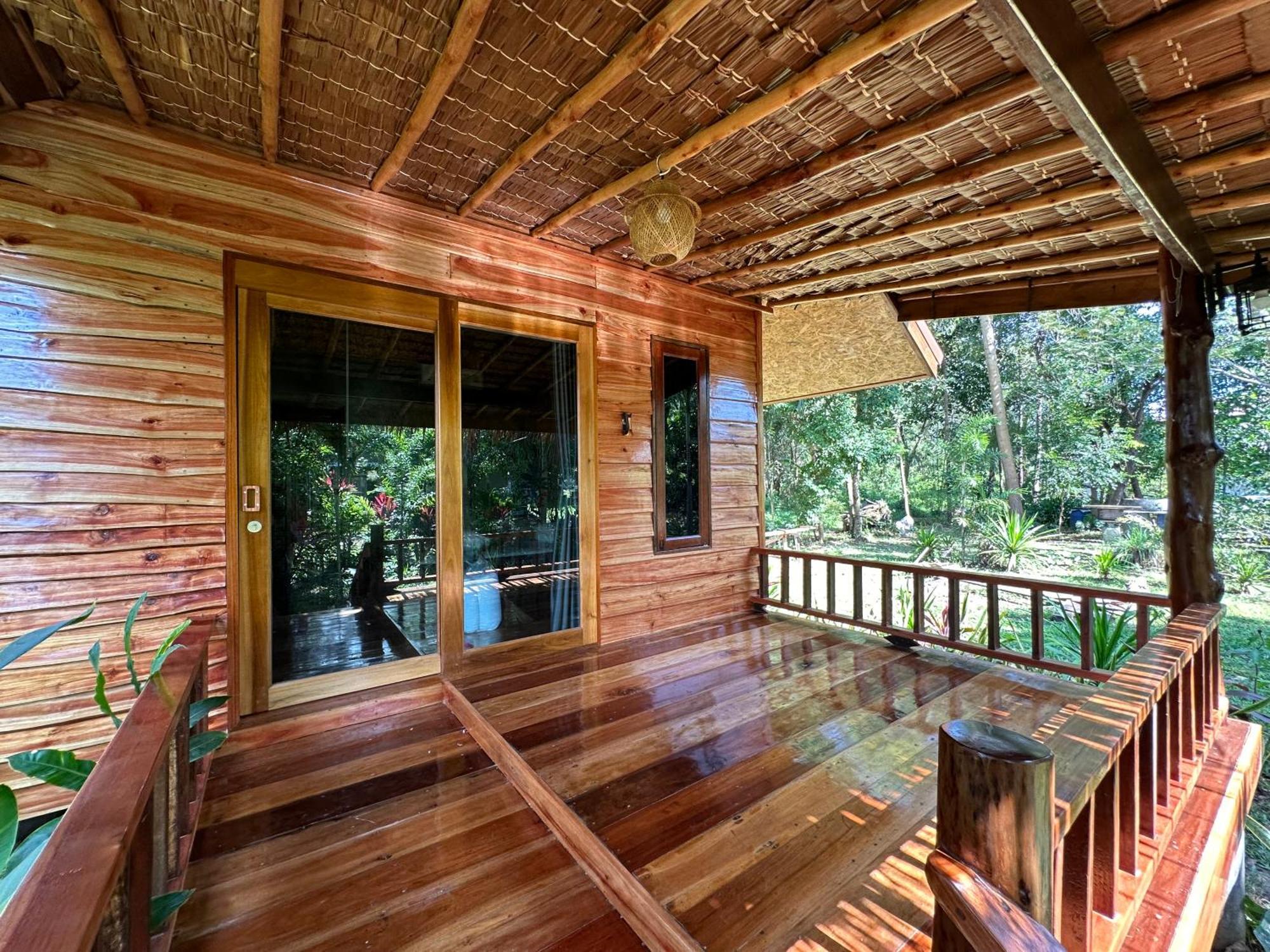 Koh Jum Bungalow & Hostel מראה חיצוני תמונה