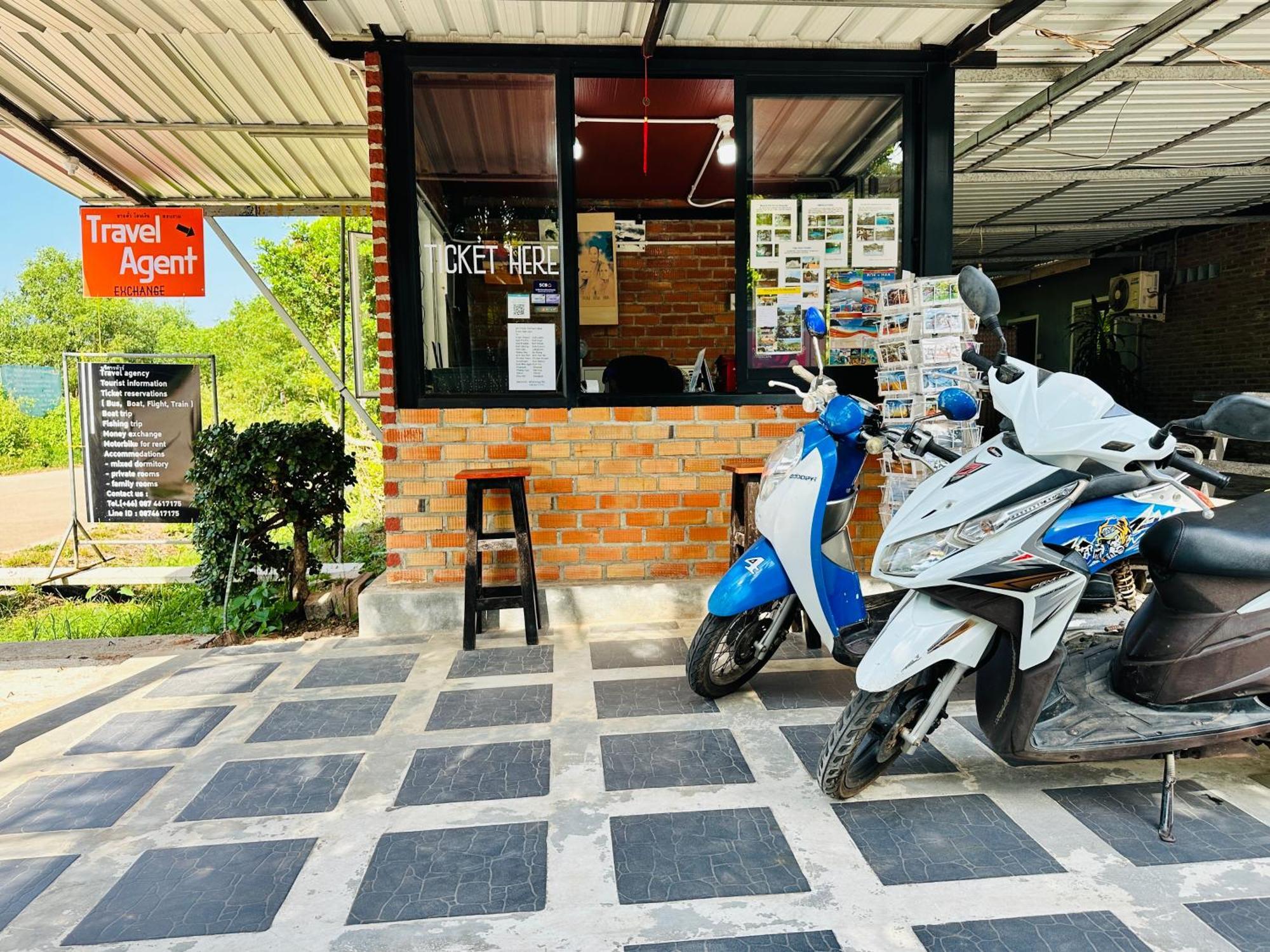Koh Jum Bungalow & Hostel מראה חיצוני תמונה