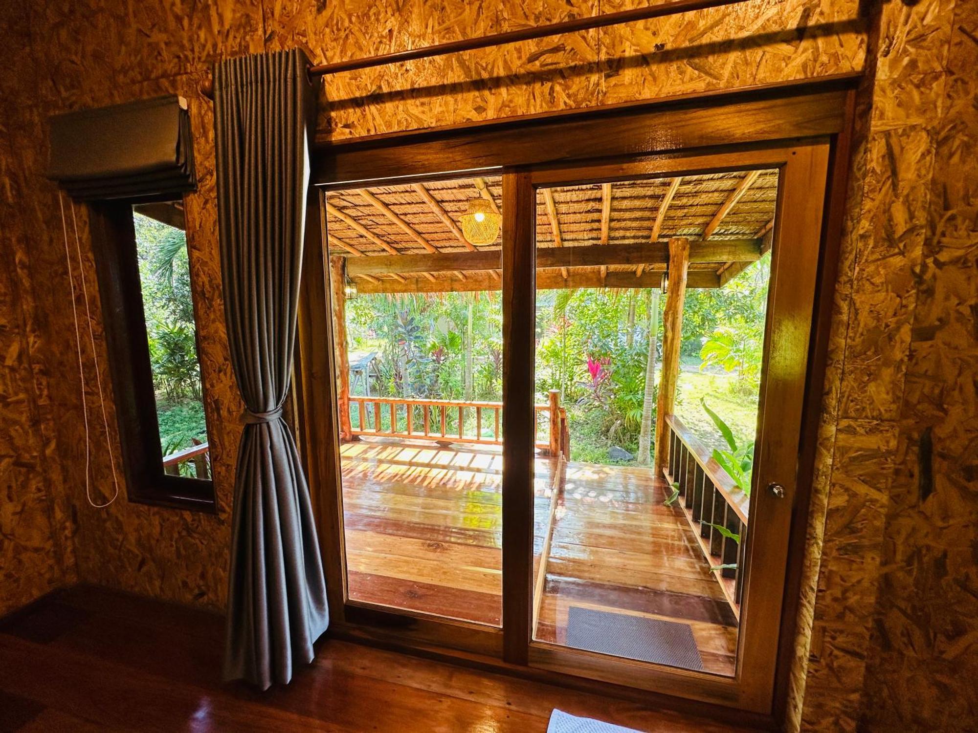 Koh Jum Bungalow & Hostel מראה חיצוני תמונה