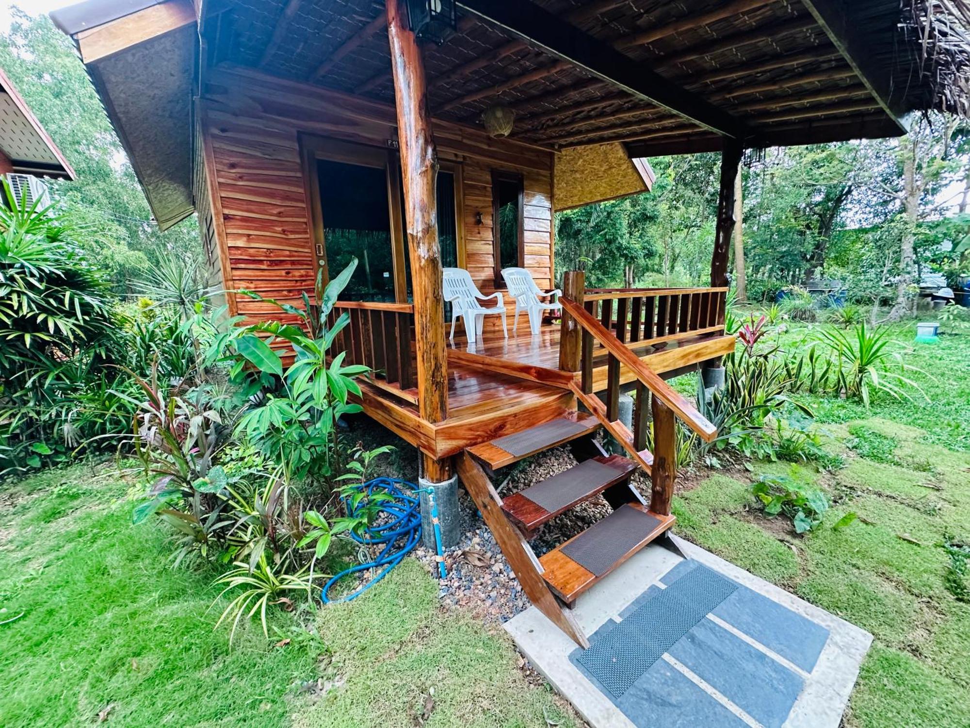 Koh Jum Bungalow & Hostel מראה חיצוני תמונה