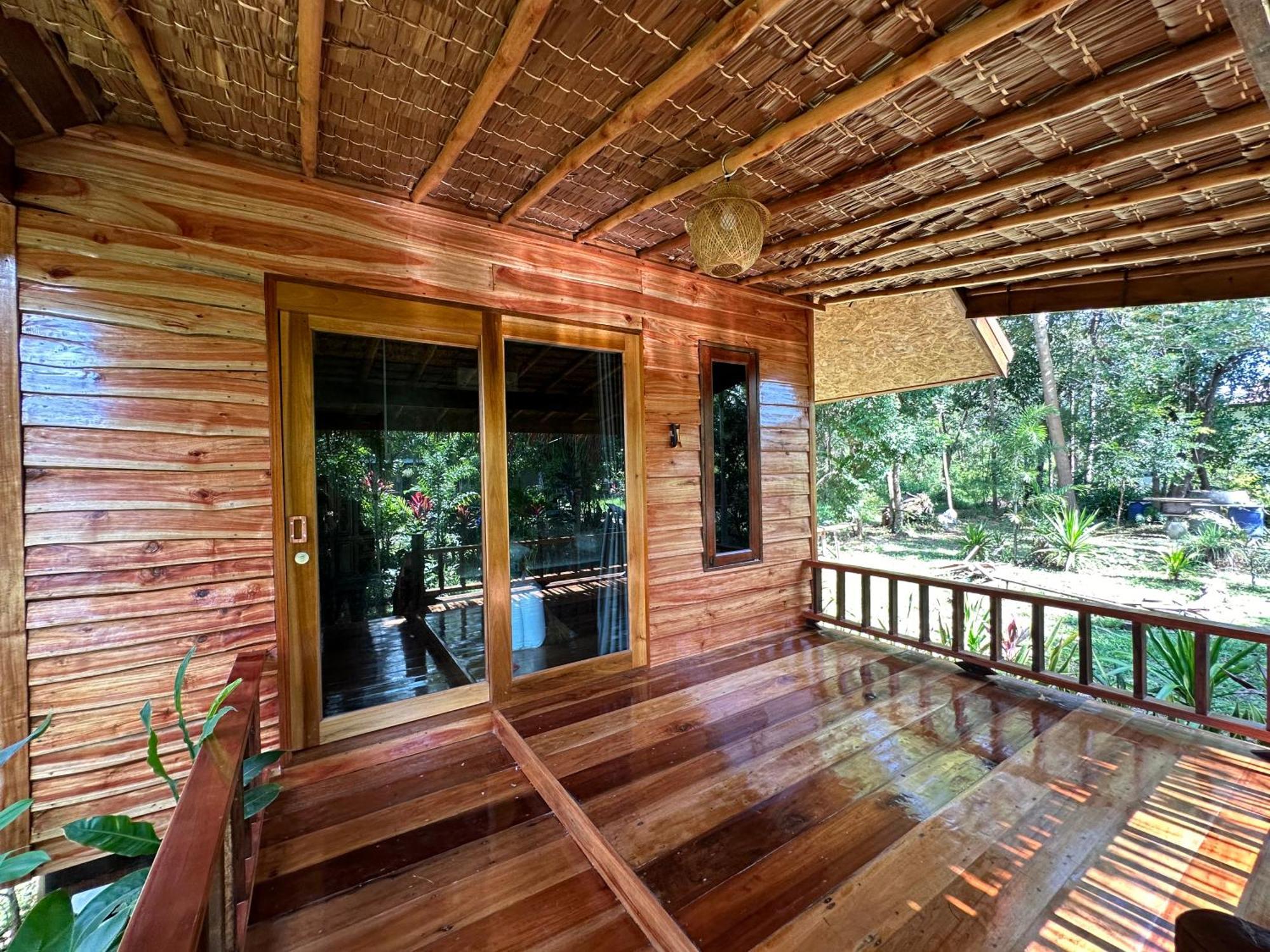 Koh Jum Bungalow & Hostel מראה חיצוני תמונה