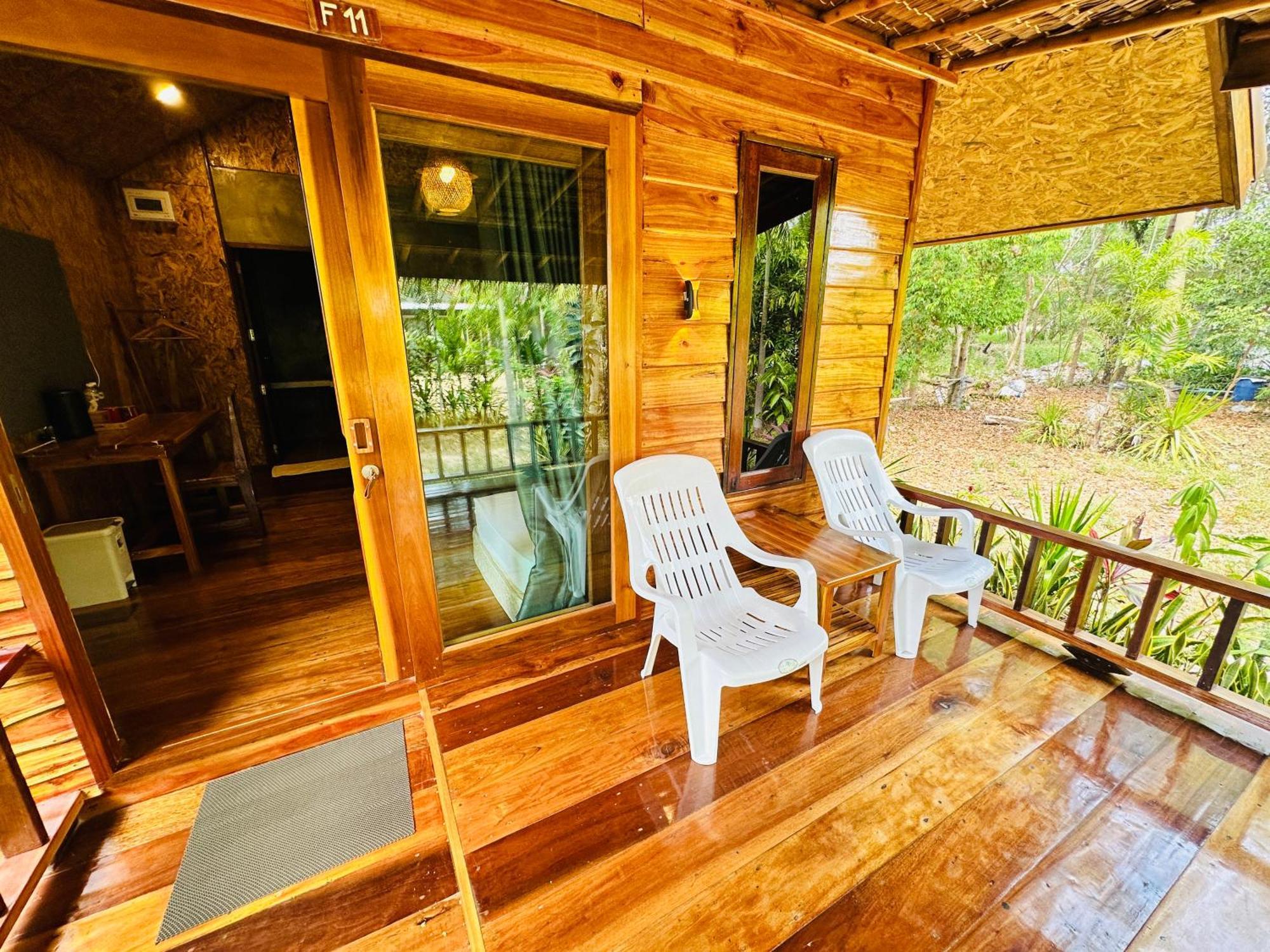 Koh Jum Bungalow & Hostel מראה חיצוני תמונה