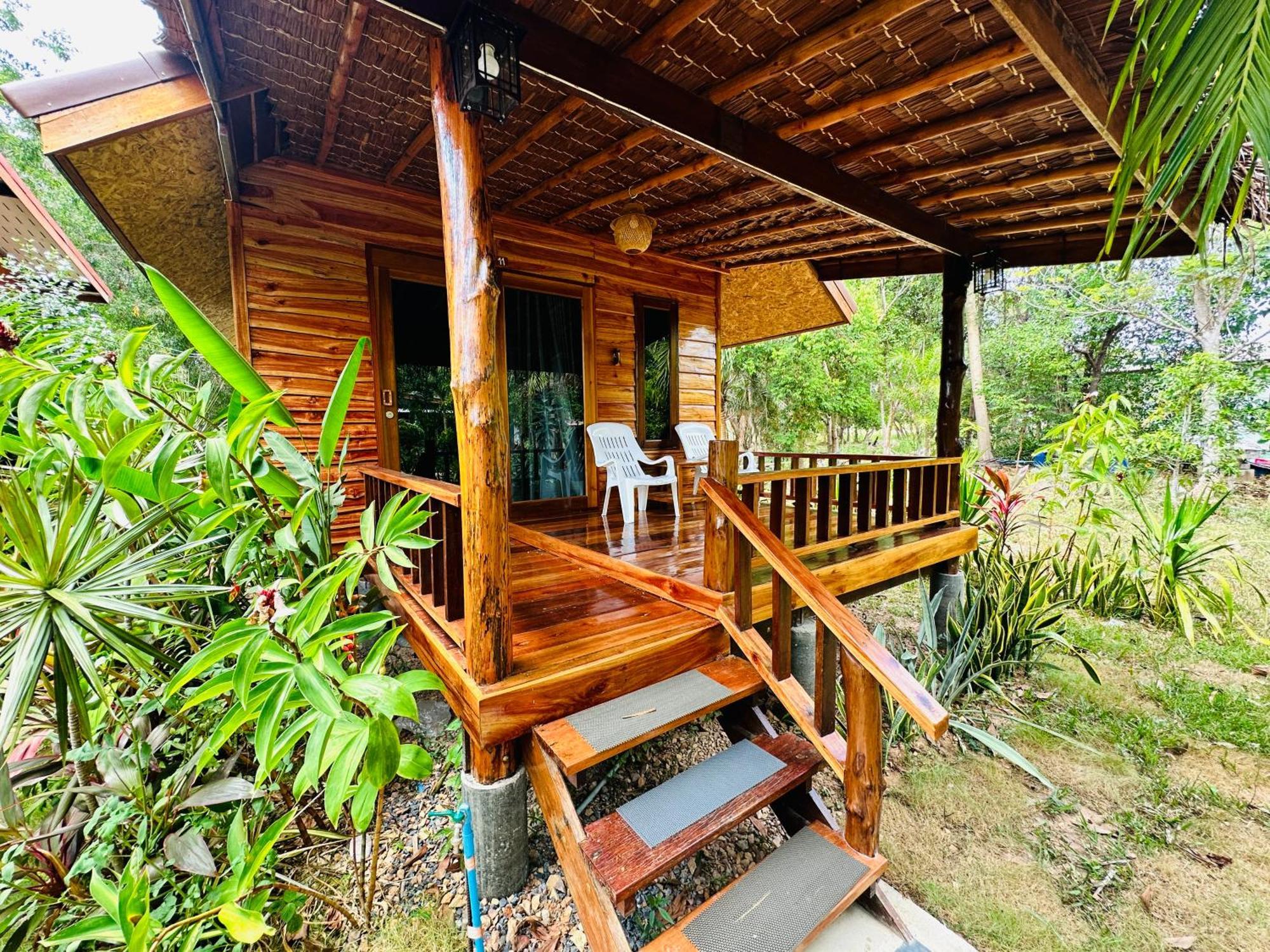 Koh Jum Bungalow & Hostel מראה חיצוני תמונה