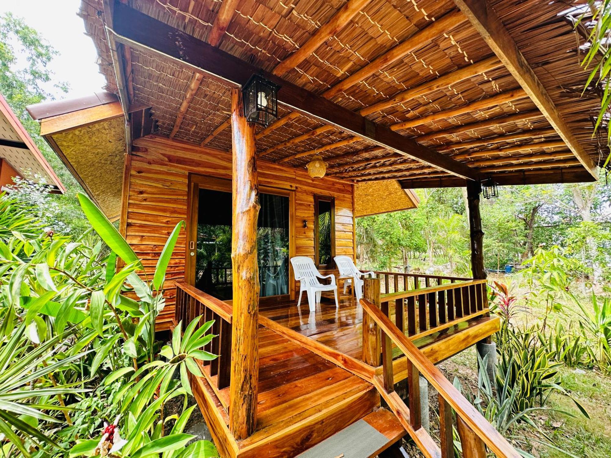 Koh Jum Bungalow & Hostel מראה חיצוני תמונה